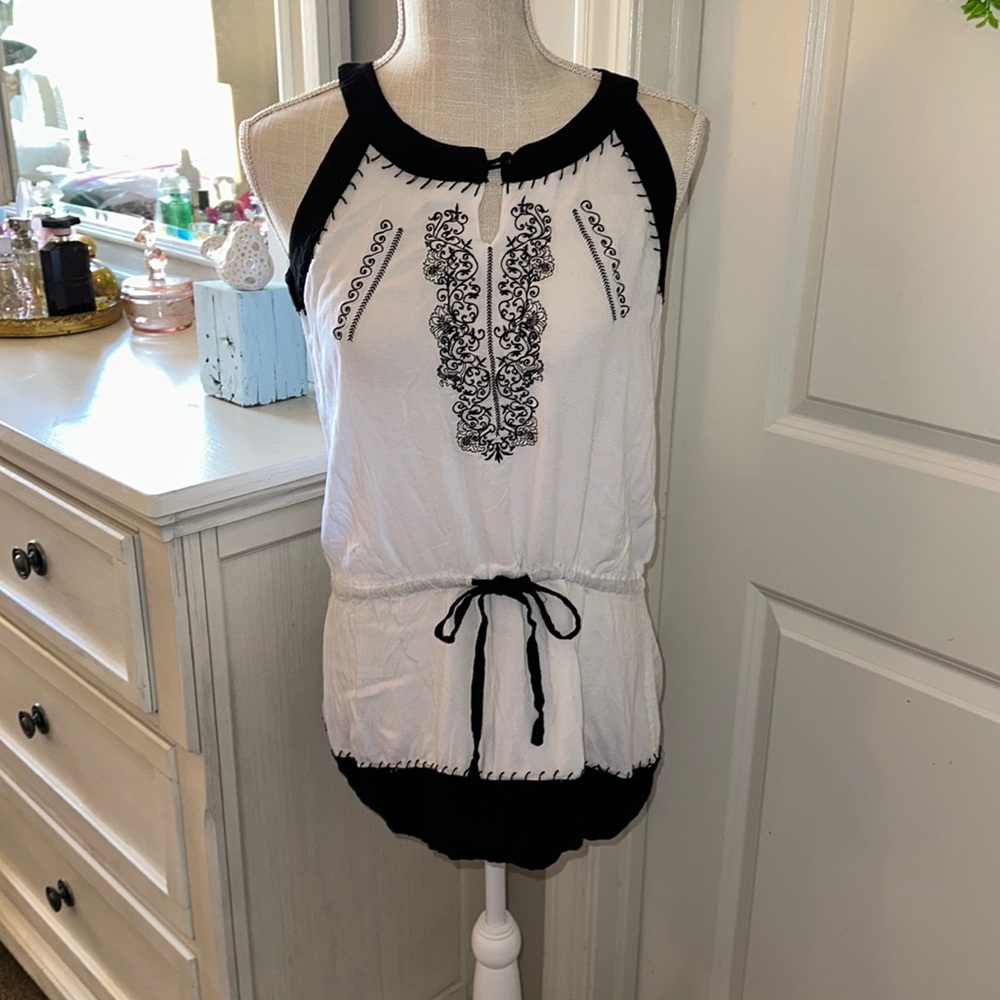 Size M Cecico white and black embroidered halter. EUC